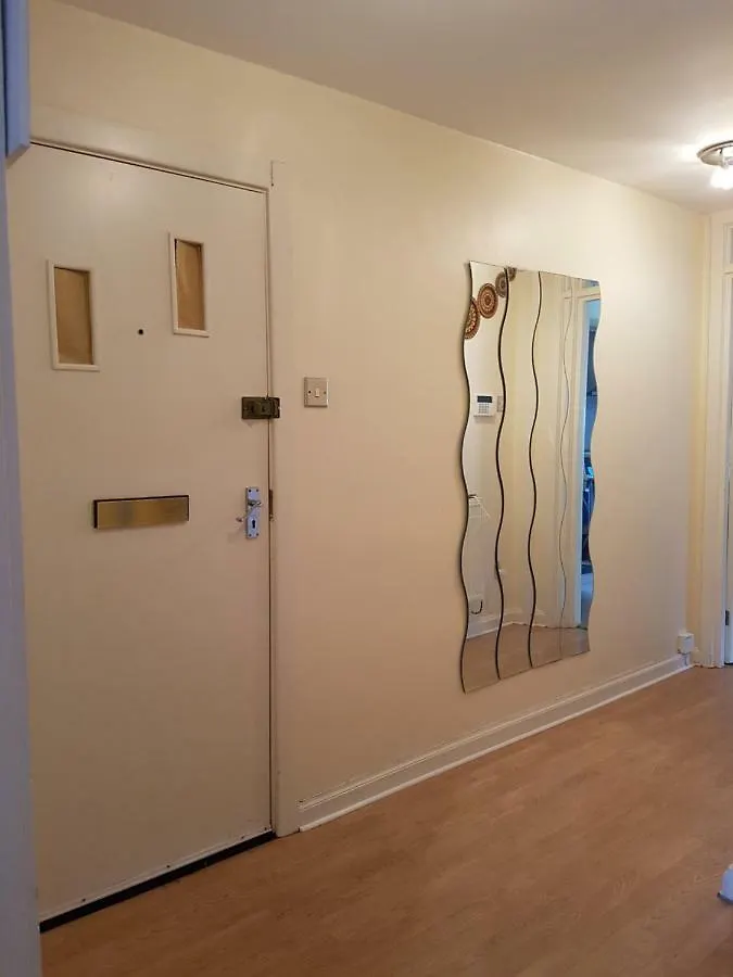 A Double Room In Vibrant Leith- Female Guest Only